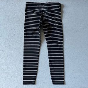 NWOT GAPFIT Parallel Stripe 7/8 Leggings Black Out Sz S